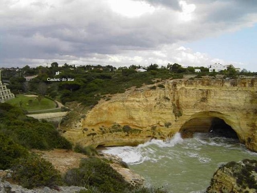 Lage des Hauses über Bucht Vale Covo bei Carvoeiro, Algarve